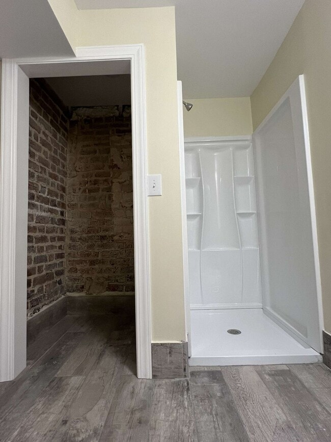 Foto del edificio - 185 Rutledge Ave