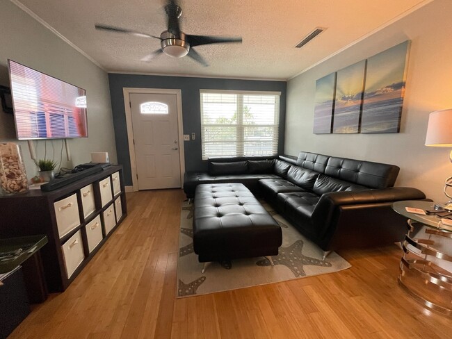 Foto del edificio - 1617 3rd St