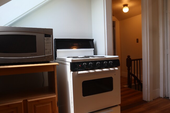 Building Photo - 199 Pleasant St