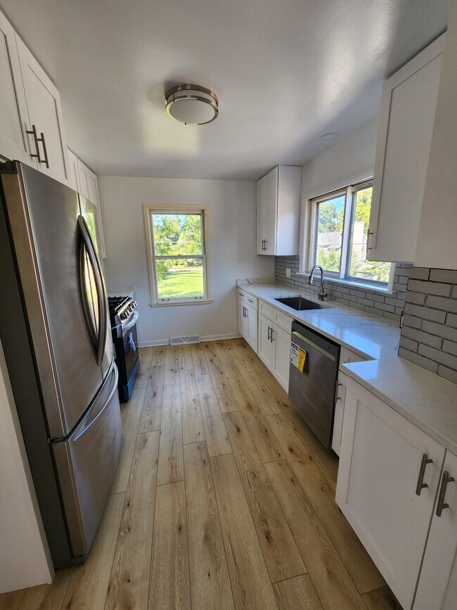 Foto del edificio - 578 Ivy Ct