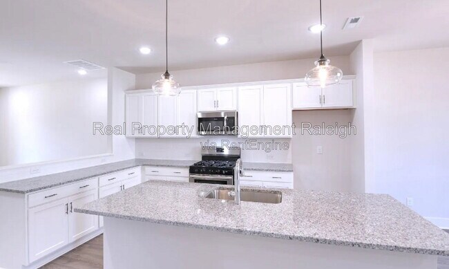 Foto del edificio - 802 Laurel Gate Dr