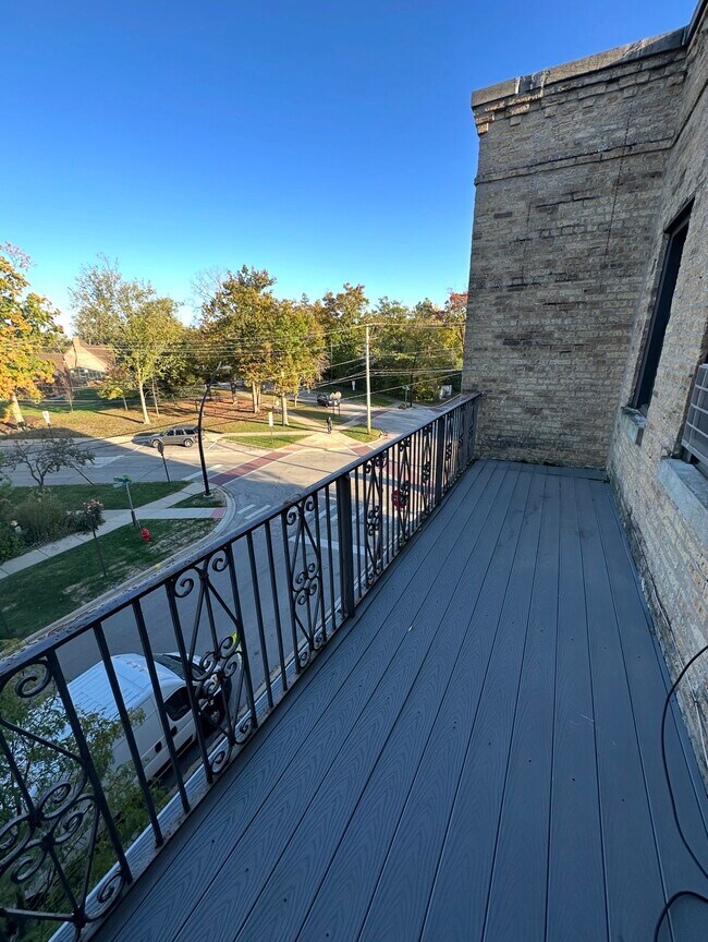 Building Photo - 730 Judson Ave