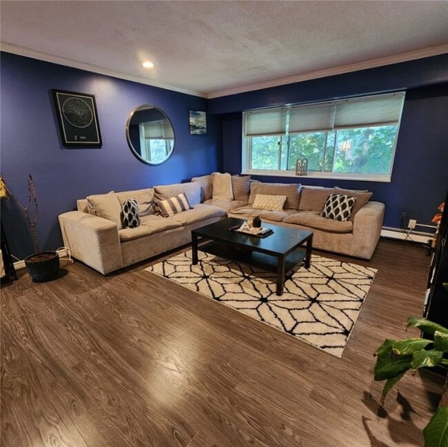 Foto del edificio - 2450 East Ave