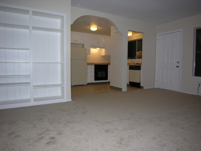 Liv. Room with Built-In Shelving - 1891 Bellomy St