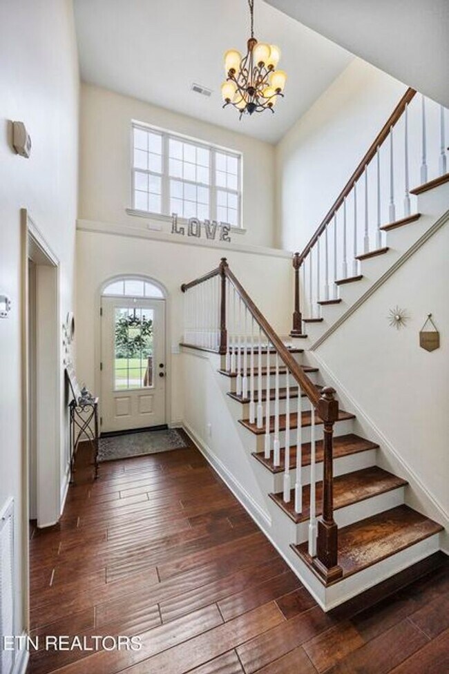 Building Photo - Luxury 5 Bedroom West Knox Home