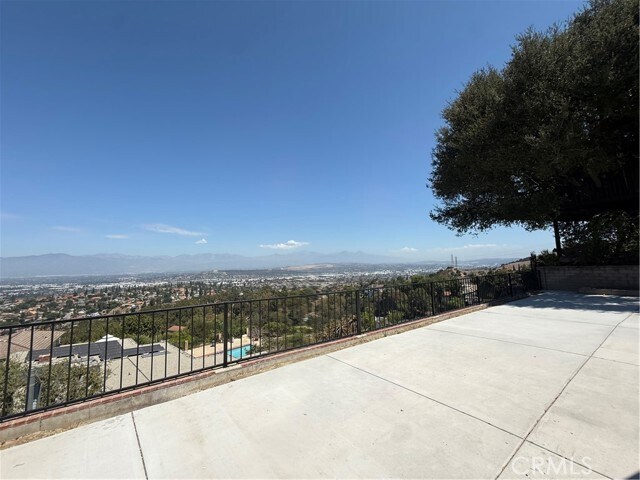 Foto del edificio - 16371 Chella Dr