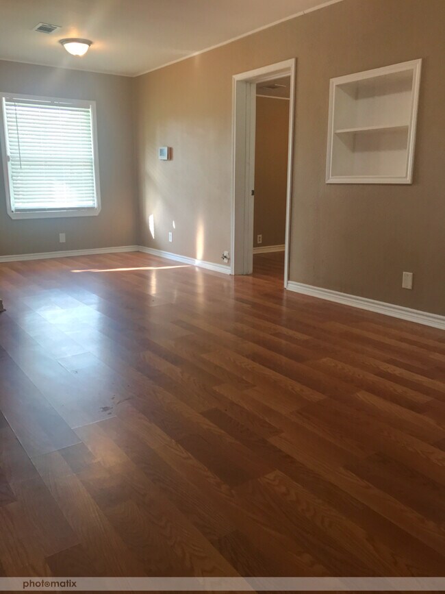 Foto del edificio - 509 Bluebonnet Dr