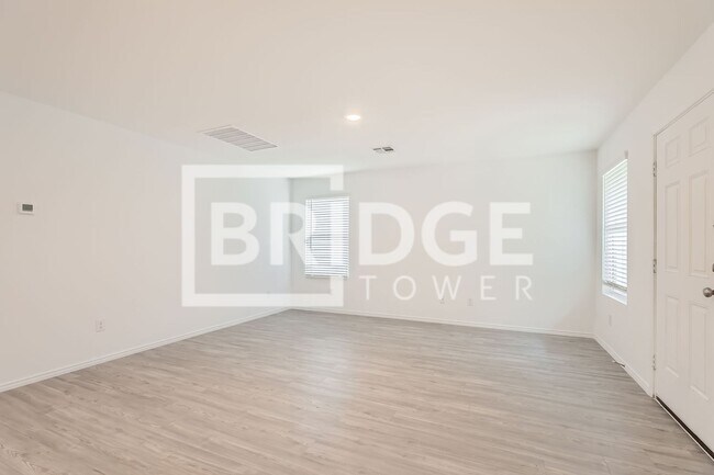 Foto del edificio - 1355 White Willow