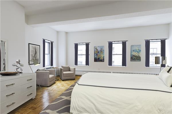 Building Photo - LUXURY BUILDING, HIGH FLOOR, NEWLY RENOVAT...