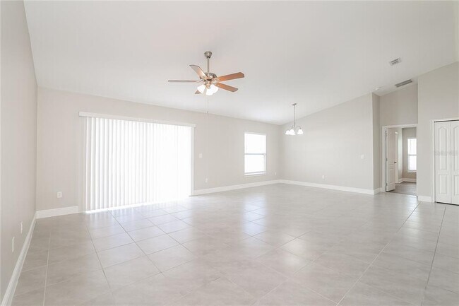 Building Photo - 419 Britten Dr