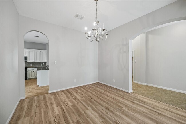 Foto del edificio - 14923 Barton Grove Ln