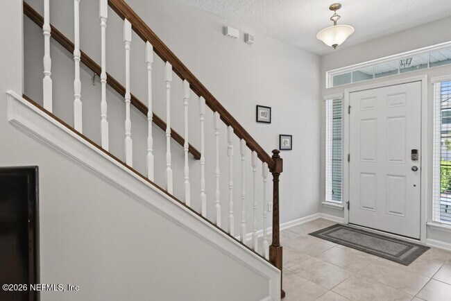Building Photo - 381 Richmond Dr