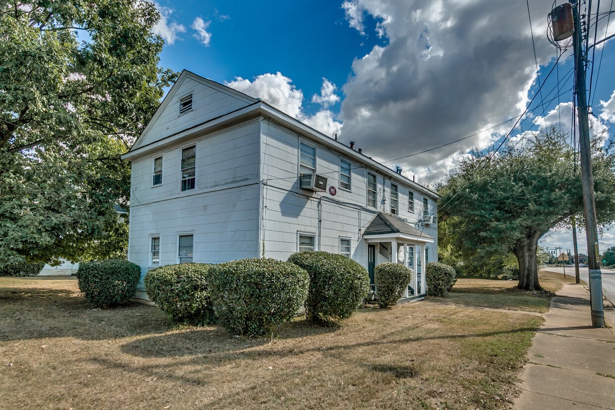 1903 Hackberry Ln, Tuscaloosa, AL 35401 Apartments in Tuscaloosa, AL