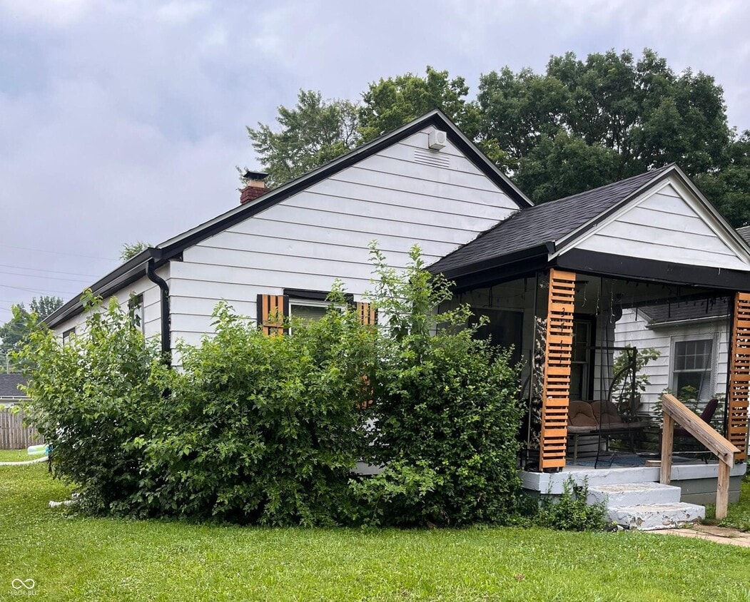 Building Photo - 3741 Hillside Ave