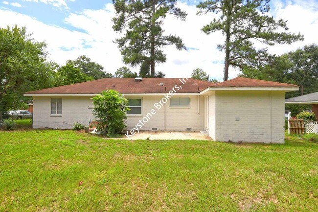 Building Photo - 2947 Richard Dr