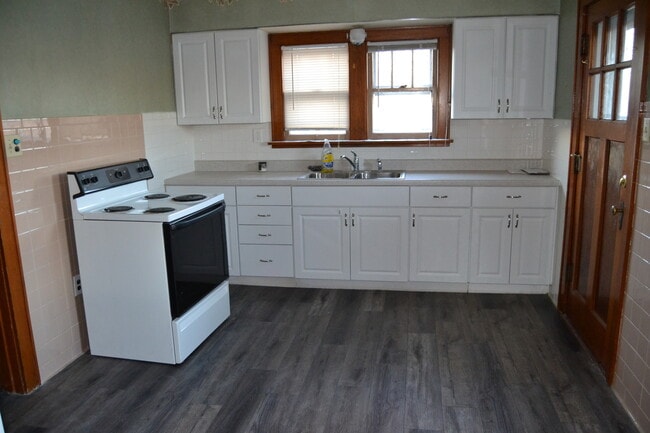 Building Photo - 1503 11th St