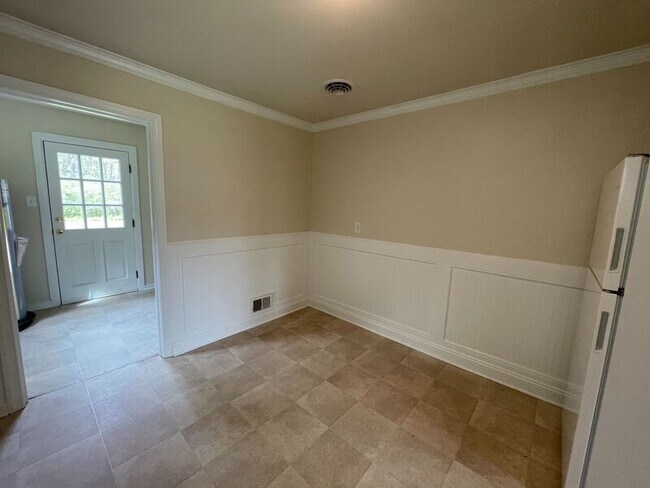 Building Photo - 5318 White Oak Dr