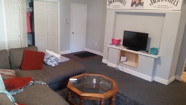 Living Room - 42 Eagle St