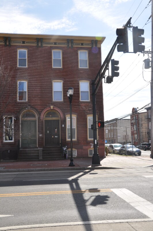 300 Cooper St Unit 1F, Camden, NJ 08102 Room for Rent in Camden, NJ