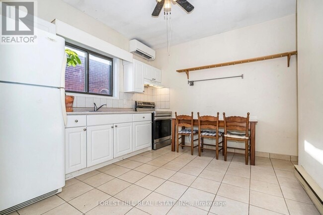 Photo du bâtiment - 211 Brunswick Ave