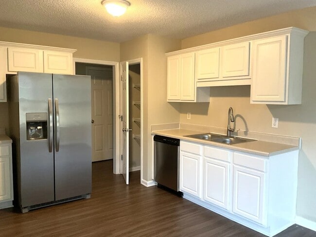 Building Photo - 73 Cross Ridge Dr