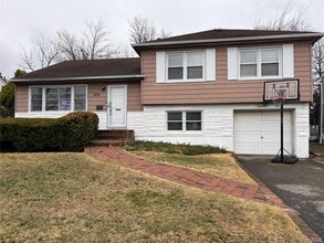 Building Photo - 570 Church Ave