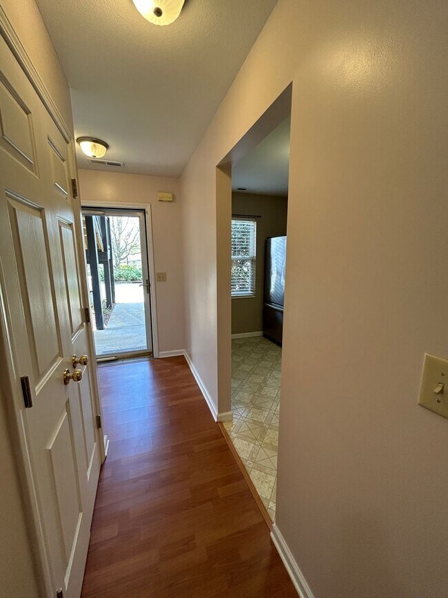 Building Photo - South AVL - Newly Renovated 2-Bedroom Condo