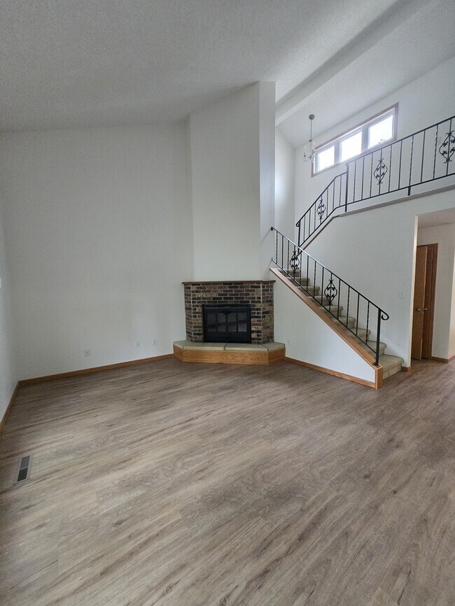Foto del edificio - Prairie Townhomes
