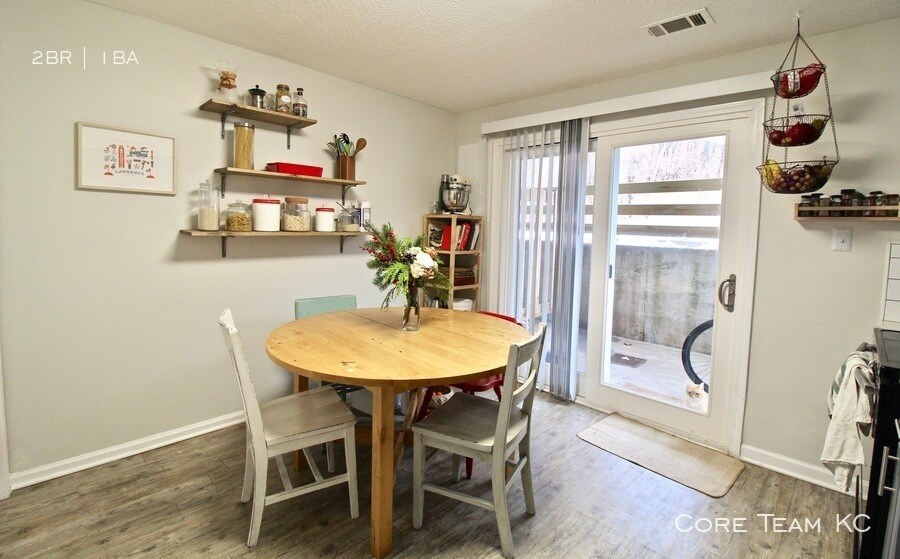 Primary Photo - 2 Bedroom Close To KU Med!