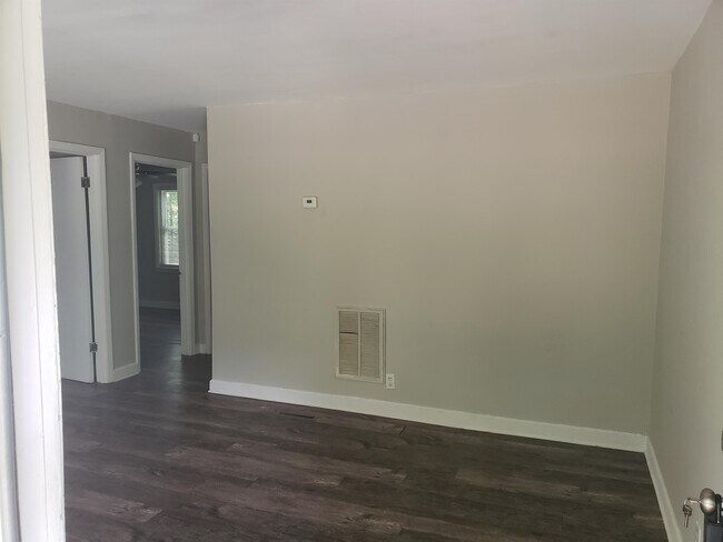 Building Photo - 2000 Lasalle St