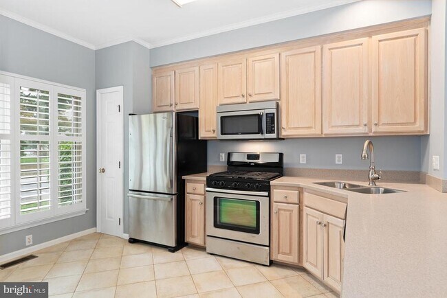 Building Photo - 7412 Tour Dr