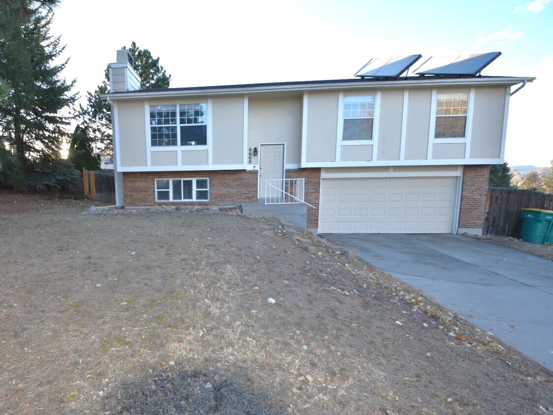 6660 Bugle Dr House Rental in Colorado Springs, CO