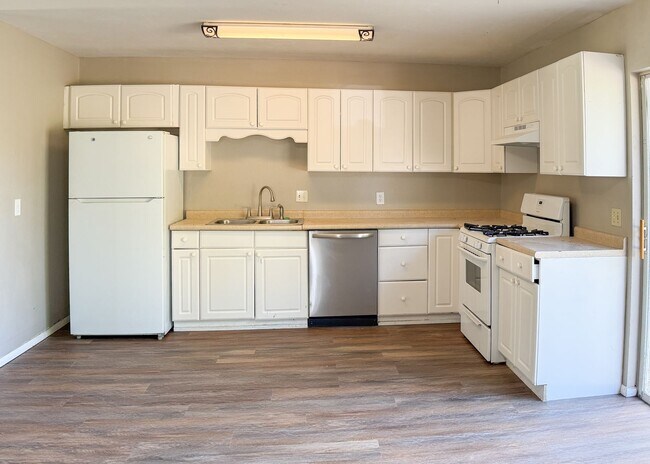 Photo - $500 OFF FIRST MONTHS RENT | 2.5 ACRE LOT!... House