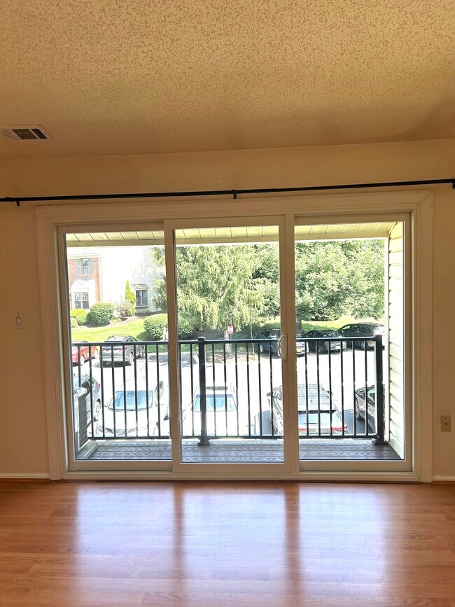 Foto del edificio - 102 Woodward Ln
