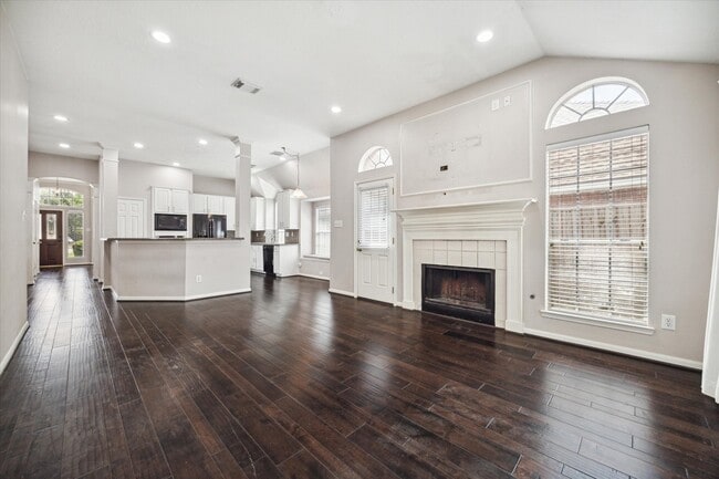 Building Photo - 8830 Fairbloom Ln