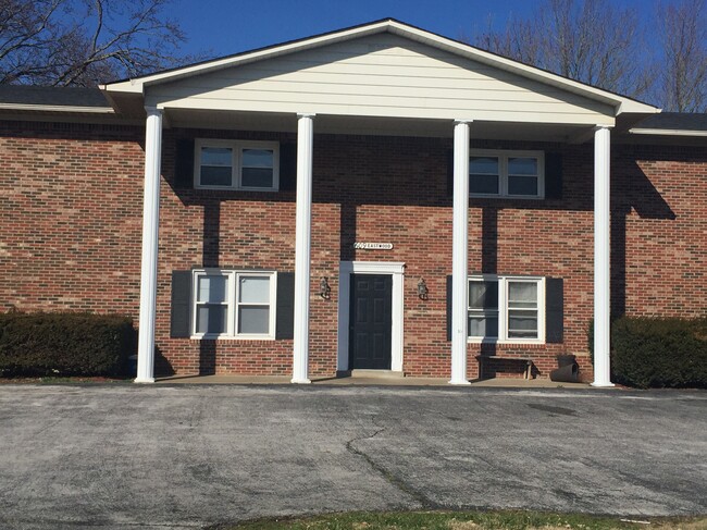 Building Photo - 609 Eastwood St