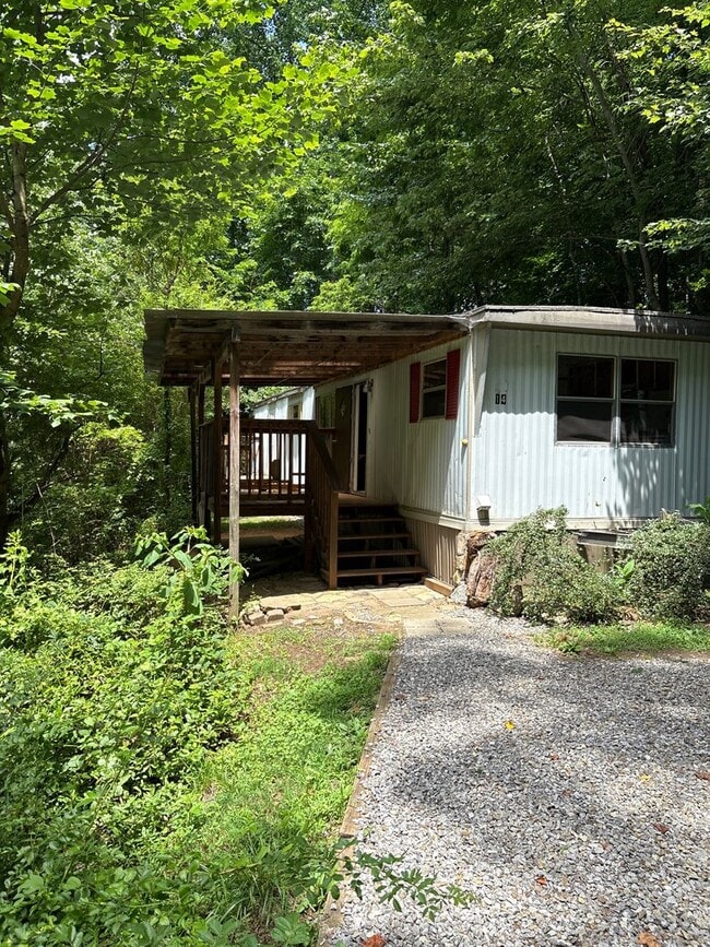 Building Photo - Nice 2 Bed in Candler