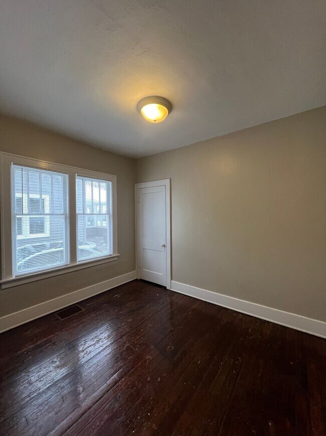 Foto del edificio - Lovely 2 Bedroom Southside Holland