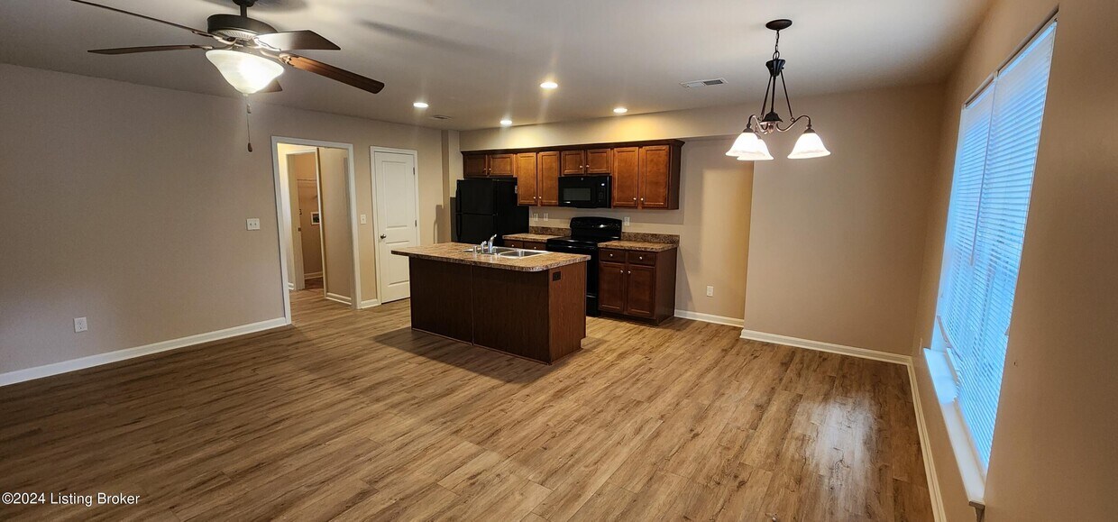 Foto principal - 409 Rosewood Ct