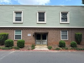 Building Photo - 2632 Park Rd