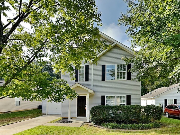 Foto principal - 2817 Fairstone Ave