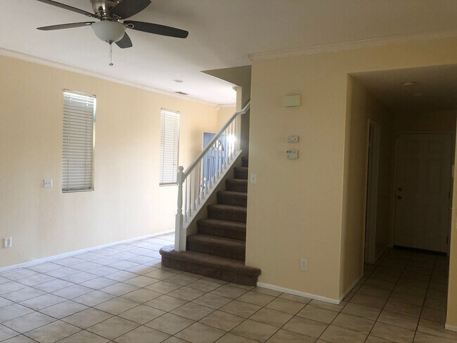 Foto del edificio - Spacious 4bd/2.5ba house in Moreno Valley on Blazer Ct!