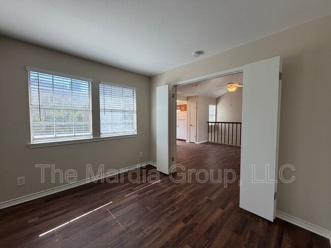 Building Photo - 6220 Bentwood Trail