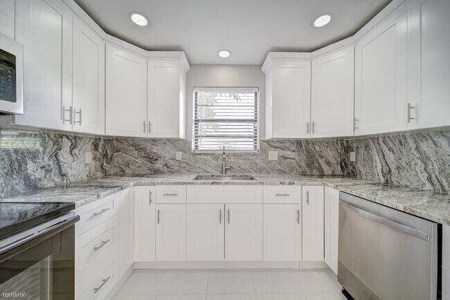 Foto del edificio - 4 br, 2 bath House - 10650 Ember St