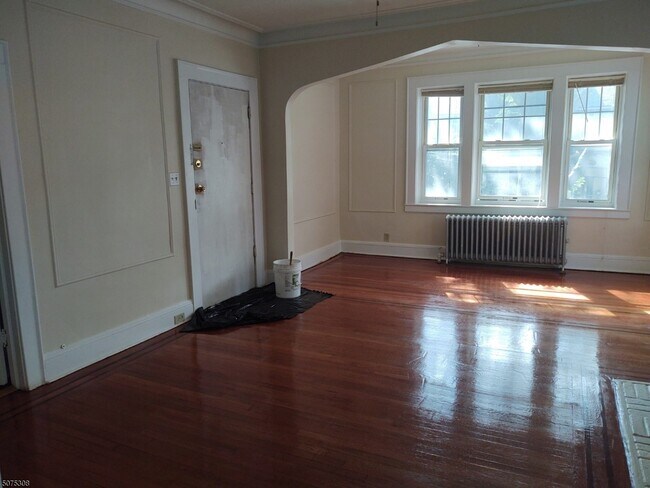 Foto del edificio - 16 Poe Ave