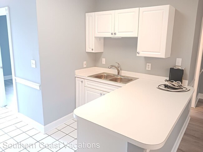 Building Photo - 1 br, 1.5 bath House - 694 Riverwalk Drive...