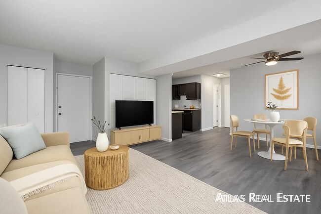 Building Photo - 5541 Bonita Village Rd