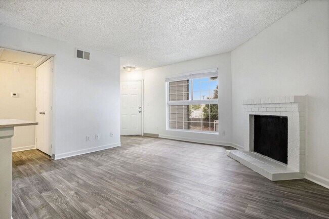 Foto del edificio - Oakdale Springs Apartments