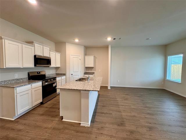 Foto del edificio - 3917 Oakcrest Ln