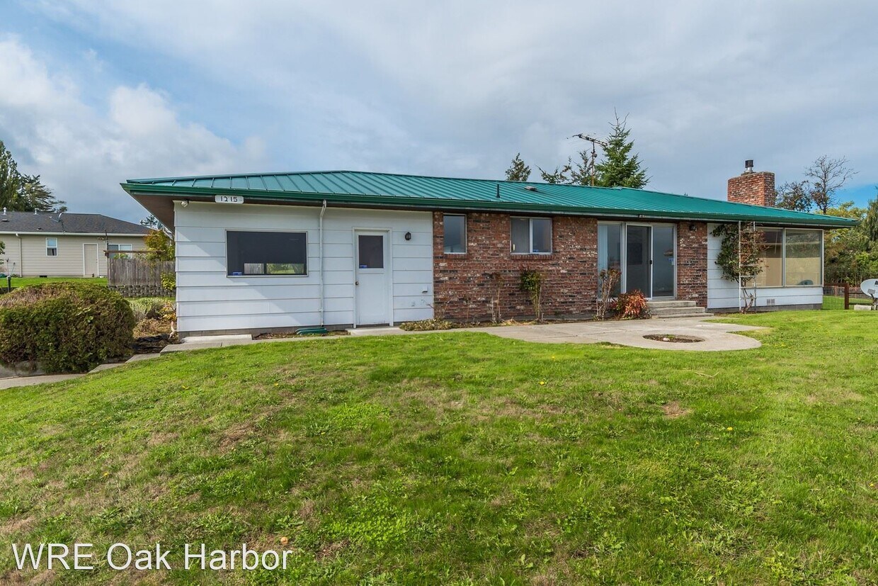 Primary Photo - 3 br, 1.5 bath House - 1215 Rainier Lane